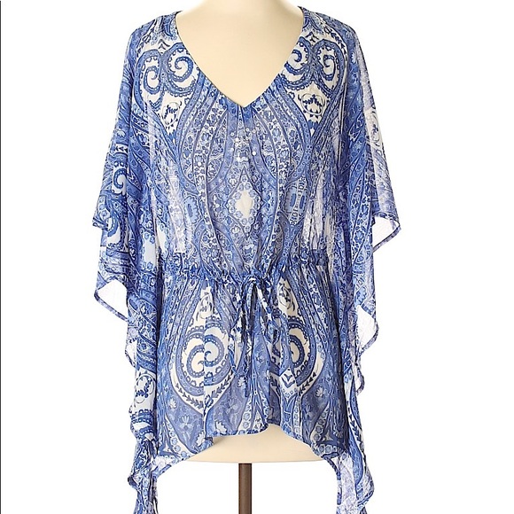 Jennifer Lopez Tops - Jennifer Lopez Blue White Pattern Shirt